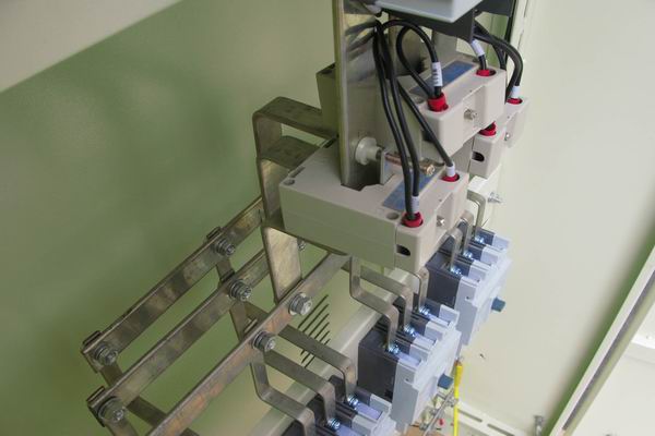 离石配电柜-应急照明配电柜使用对工作人员的具